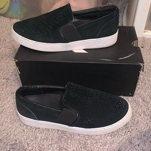 Vionic slip on Shoes